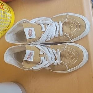 Vans size 8 recycled hemp hightop shoes
